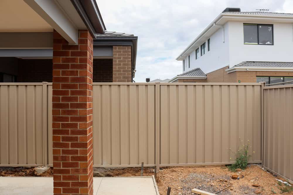 What Are My Rights When My Neighbor Owns the Wall I Want to Paint Exeter?